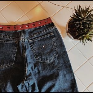 VINTAGE *TOMMY HILFIGER* mom jeans w/ waist logo!